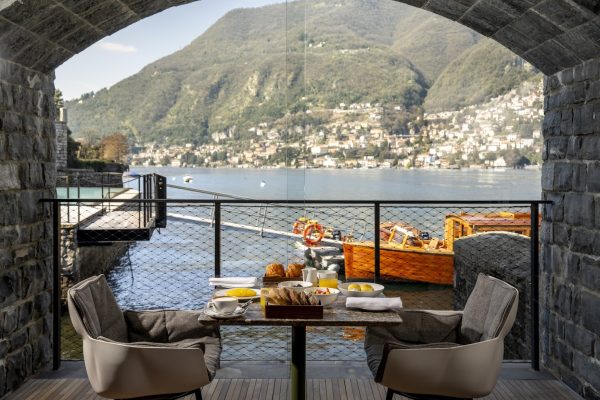 Café da manhã no hotel Il Sereno, no Lago di Como.