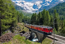 Como ir da Itália à Suíça de trem Bernina Express, famoso trem panorâmico de luxo, tem um dos roteiros mais interessantes da Europa. Foto: Divulgação